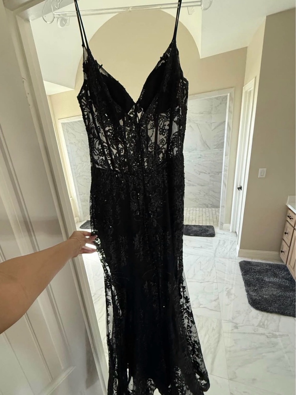 Black Lace Spaghetti-Strap Evening Dress